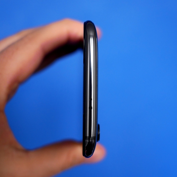 Обзор смартфона Xiaomi Mi 9: детали имеют значение