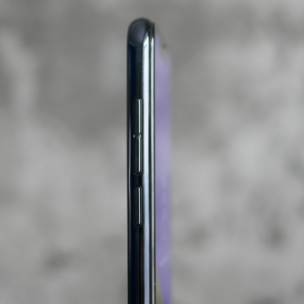 Обзор смартфона INOI 5X Lite: с декольте на экране