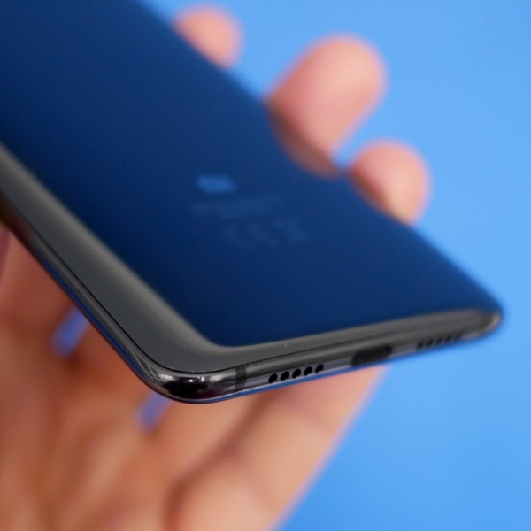 Обзор смартфона Xiaomi Mi 9: детали имеют значение