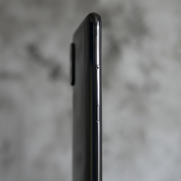 Обзор смартфона Xiaomi Mi 9: детали имеют значение